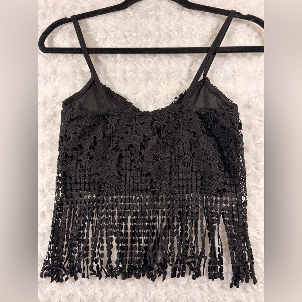 Charlotte Russe Women’s Black Lace Fringe Lined‎ Crop Camisole - Picture 2 of 8